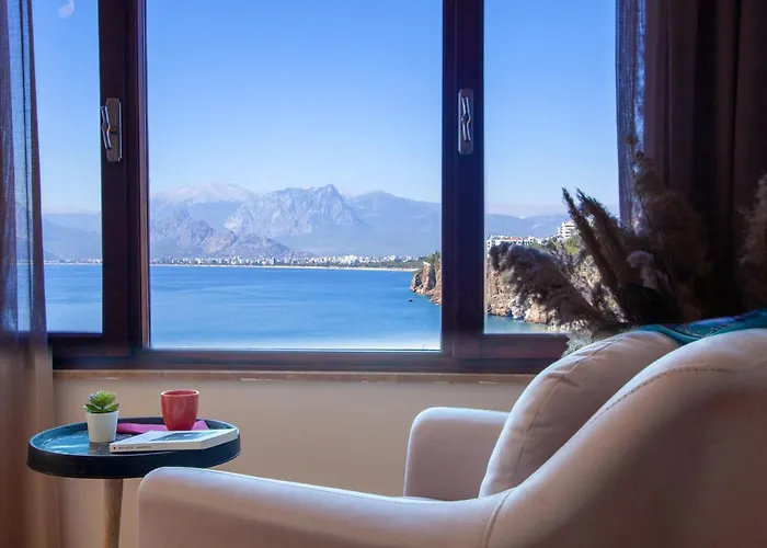 Mavi Avlu - Old Town شقة