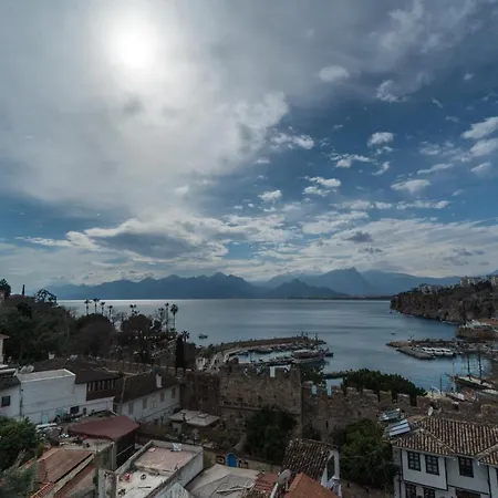 Mavi Avlu - Old Town *