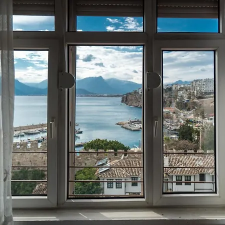 Mavi Avlu - Old Town *