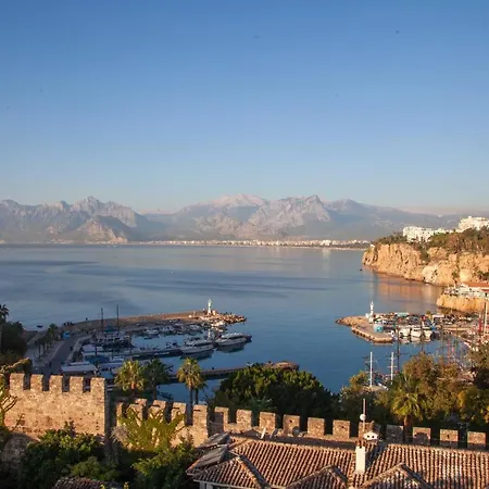 Mavi Avlu - Old Town *